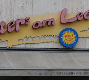 Kaffeepause im Selbstbedienungscafé Peters am Leo