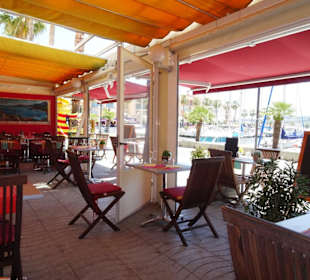 Terrassenplätze des Restaurants