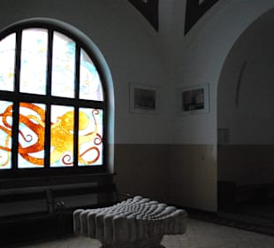 Hol na drugim piętrze.