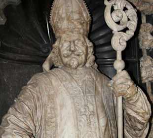 Kirchenfigur im Dom