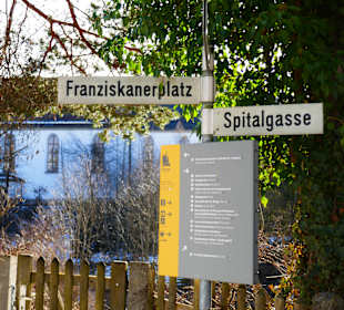 Bild 9 / Hinweis Franziskanerplatz und Kirche