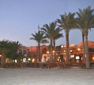 ElGouna lädt dich am Abend zum verweilen ein...