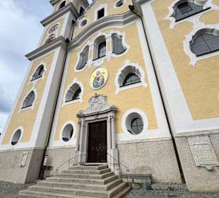 Pfarrkirche hll. Jakobus d. Ä. und Leonhard