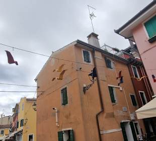 Die Hausfronten in Caorle