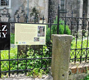 Kościół św. Jadwigi - Pręgierz