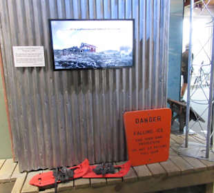 Mendenhall Visitior Center