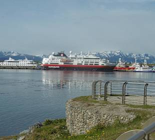 Auch die Hurtigruten kommt nach Ushuaia