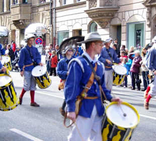 Hiltpoltsteiner Burgfesttrommler und Fahnenschwing