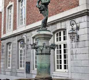 Ansichten des Hühnerdieb-Brunnens