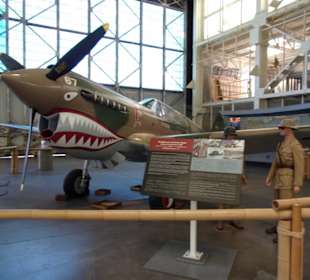 Im Flugzeug und Hubschaubermuseum