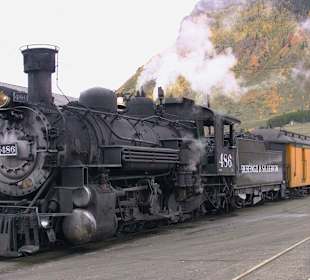 Zug nach Durango hält mitten in Stadt