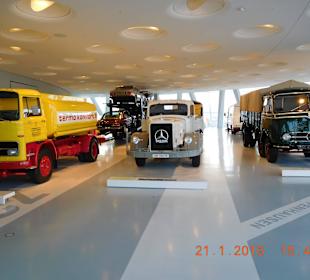 Музей Мерседес-Бенц