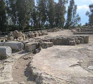 Saranda Kolones: eine Art Exedra