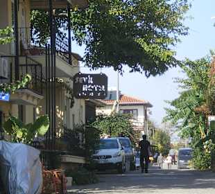 Beim Bummel durch Nebenstraßen in Side