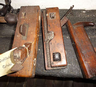 Rundgang durch das Torfschiffwerft-Museum