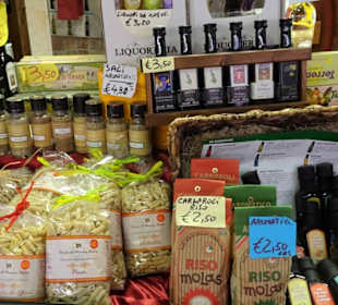 Rundgang durch die Markthalle San Benedetto