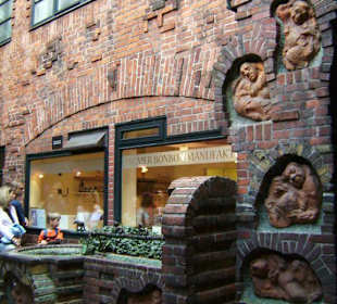 Sieben-Faulen-Brunnen in der Böttcherstr.