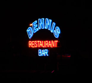 Dennis Bar