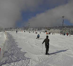 Einstieg zur Skipiste direkt neben Hotel