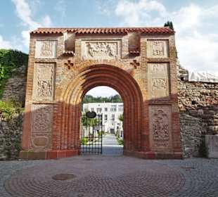 Das Portal zum Alten Friedhof
