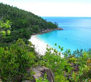 Der erste Blick auf die Anse Georgette