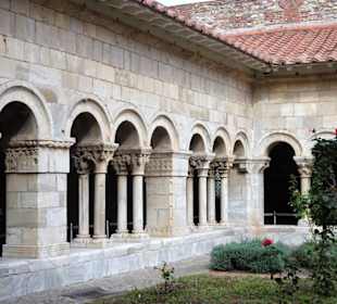 Im Kreuzgang der Kathedrale von Elne