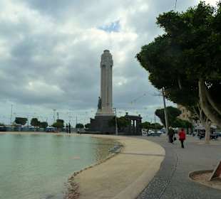 Plaza de Espana/Santa Cruz