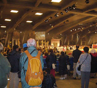 Messe in der unterirdischen Kirche