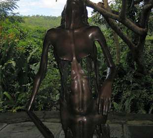 Mahé, Tom Bowers Sculpture Studio