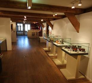 Ausstellungsstücke aus den vorigen Jh