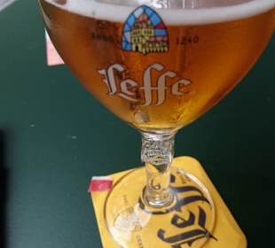 Hier trinkt man belgisches Bier.