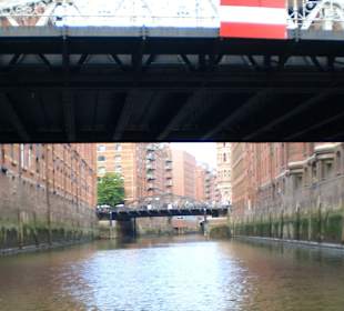 Barkassenfahrt durch Speicherstadt