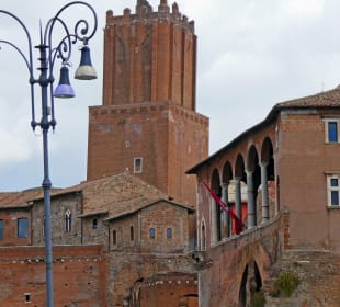 Der "schiefe Turm" von Rom