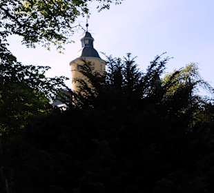 Schlossansicht vom Parkplatz aus