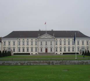 Das Schloss näher