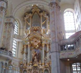 Altar mit Orgel
