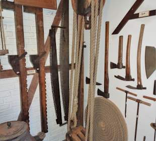 Ausstellung in der Remise der Windmühle Varel