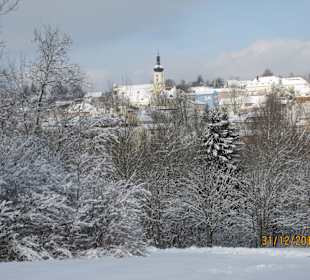 In Richtung Kirche