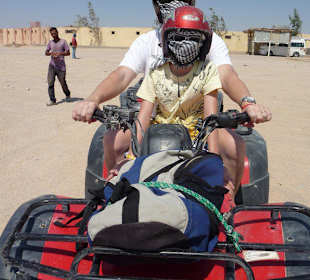Abenteuerliche Fahrt durch die Wüste
