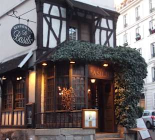 In der Nähe, der "Basilik", wo man gut essen kann