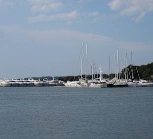 Moderne Hafen von Vrasar