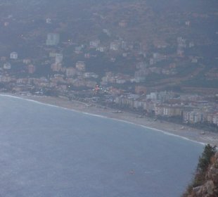 Widoki z góry w alanyi na plażę