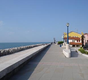 Promenade am Meer gleich neben der Altstadt