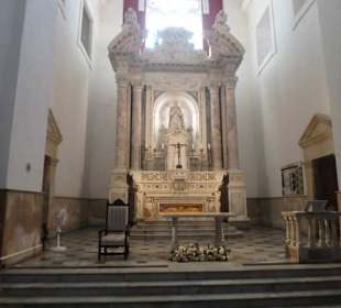 Blick auf den Hauptaltar