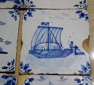 Historische Fliesen im Heimatmuseum Leer