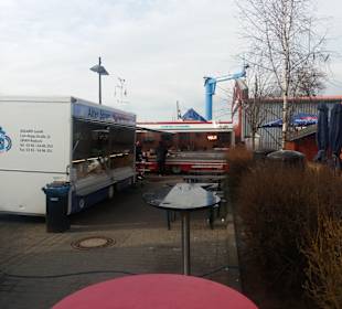 Sehr lecker Fisch, Essen am Alten Strom