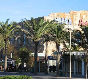 Promenade mit Megapark