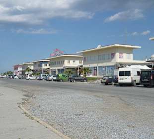 Der große Bazaar an der Schnellstraße 2