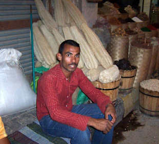 Gesichter Ägyptens - ein Händler für fast alles