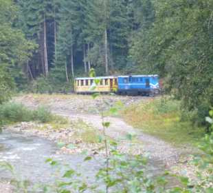 Der 2. Zug drängelt schon